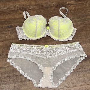 Victoria’s Secret dream angels Demi